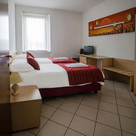 فندق Michelangelo 3*